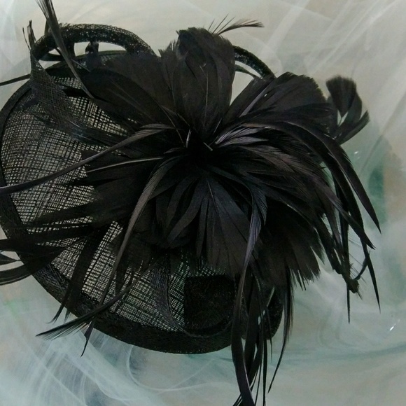 Chic and Petite Feather Cap!